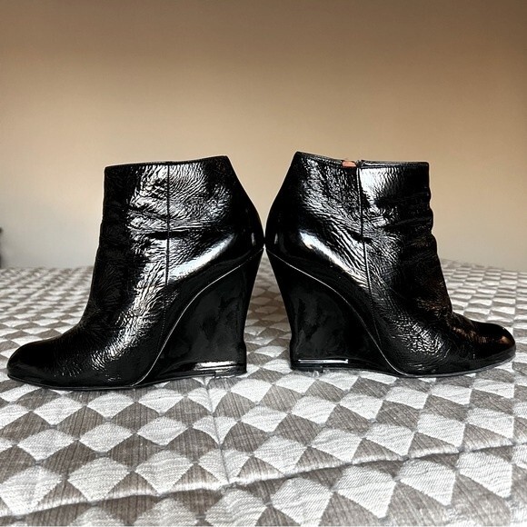 Lanvin Wedge Heeled Black Patent Leather Ankle Boots Side Zip Women EU 39 US 8 - Picture 2 of 15
